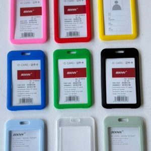PLASTIC ID CARD HOLDER